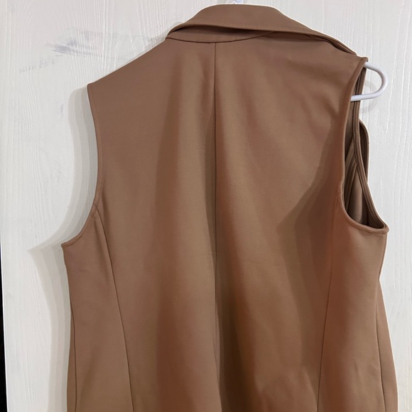 Chico's Sleeveless Open-Front Blazer Vest in Camel - Picture 4 of 6